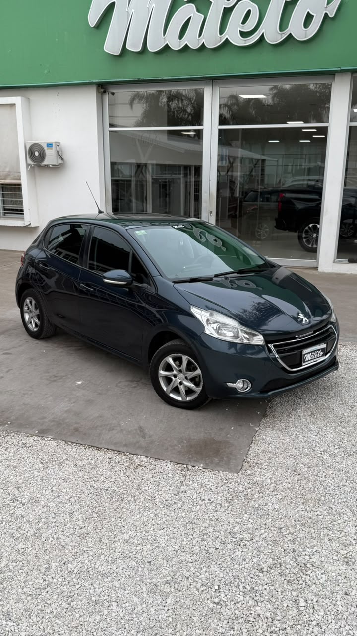 PEUGEOT - 208   ALLURE   TOUCHSCREEN    1.5  - MANUAL - 2016